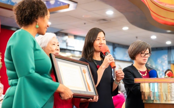 City of Boston Mayor Michelle Wu presenting an award to Rev. Mariama White-Hammond to recognize her environmental justice work at CPA’s Annual Banquet.